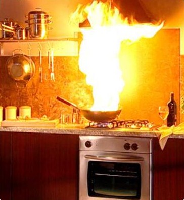 Incendi domestici: le cause più frequenti e la corretta prevenzione